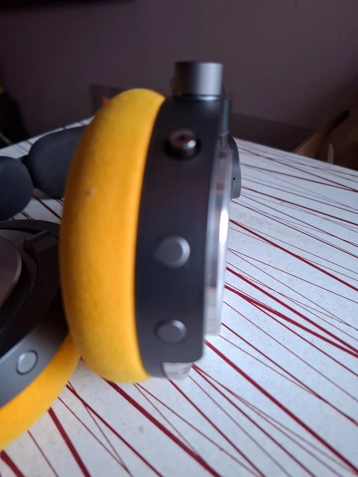 Dyson OnTrac Wireless Bluetooth Over-Ear Headphones - photo 3