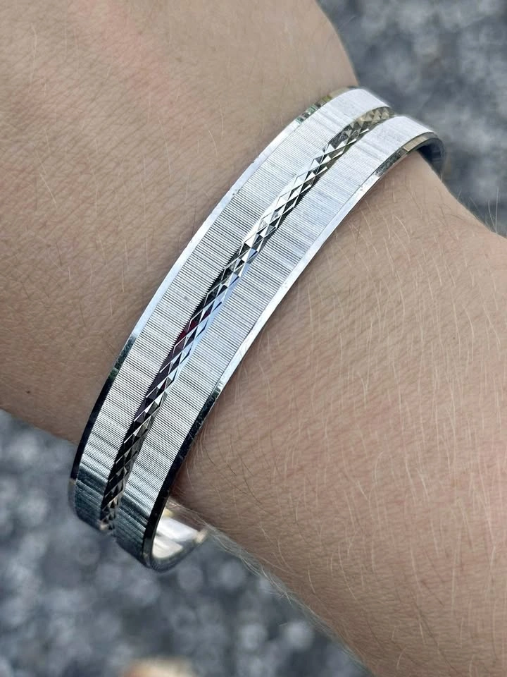 Vintage Trifari Silver Bangle Bracelet (Signed)