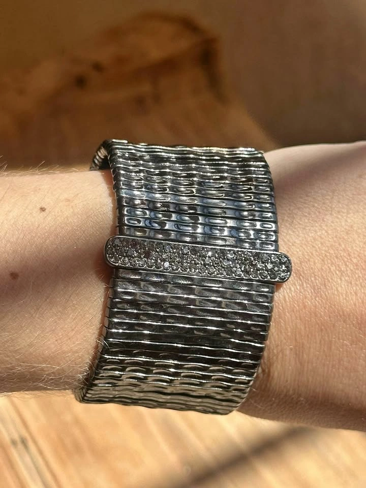 Vintage Wide Cuff Bracelet – Gunmetal Stretch Bangle