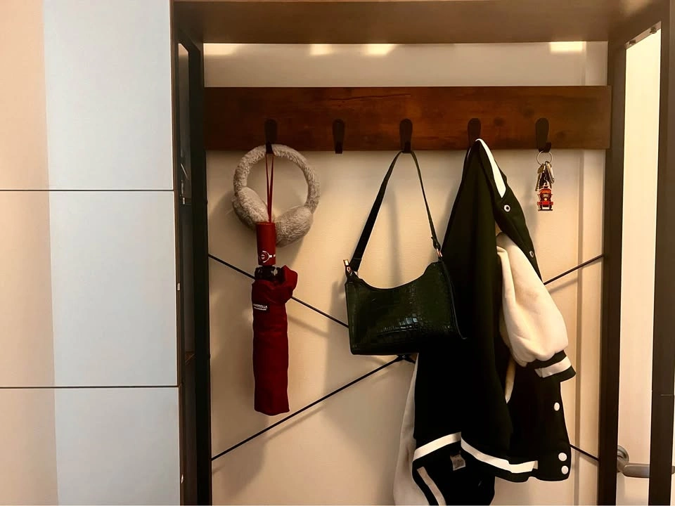 Hallway unit with shoe rack and mirror - photo 4