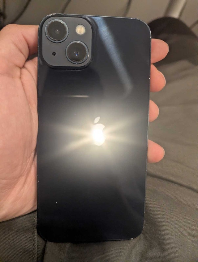 iPhone 13 - 128gb - 100% Battery Health - photo 2