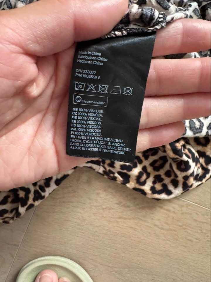 H&M Leopard Print Maxi Shirt Dress - photo 4
