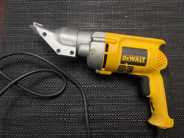 DEWALT DW890 Swivel Head Shear