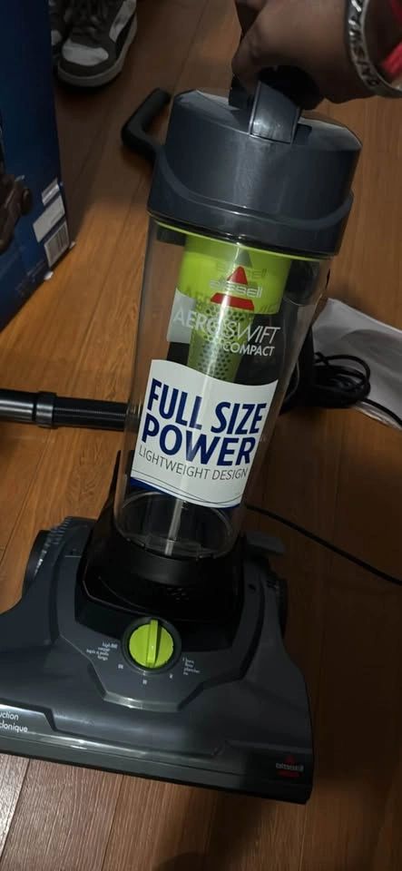 BRAND NEW IN BOX.. Bissell - AeroSwift Compact - Upright Vacuum - photo 2