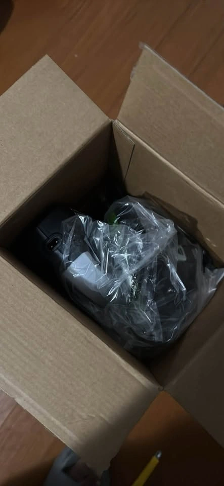 Brand New BISSELL Pet Hair Eraser Cordless Hand Vac - photo 2
