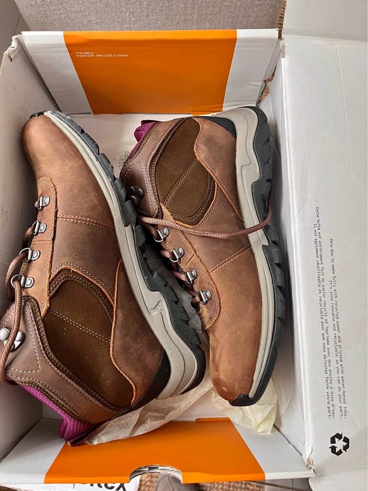 Timberland Mt. Maddsen Waterproof Mid Hiker – Women’s Size 9.5