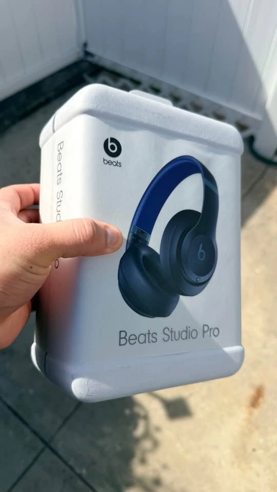 Beats Studio Pro Wireless Headphones - photo 4