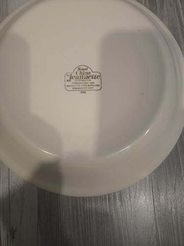 Vintage Royal China Jeannette Country Harvest Strawberry Pie Pla - photo 2