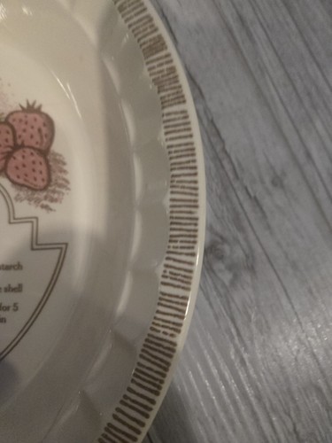 Vintage Royal China Jeannette Country Harvest Strawberry Pie Pla - photo 3