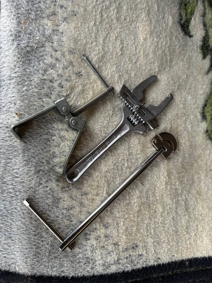 Plumber’s Specialty Tool Lot - Basin Wrench, Slip-Nut Spanner & - photo 4