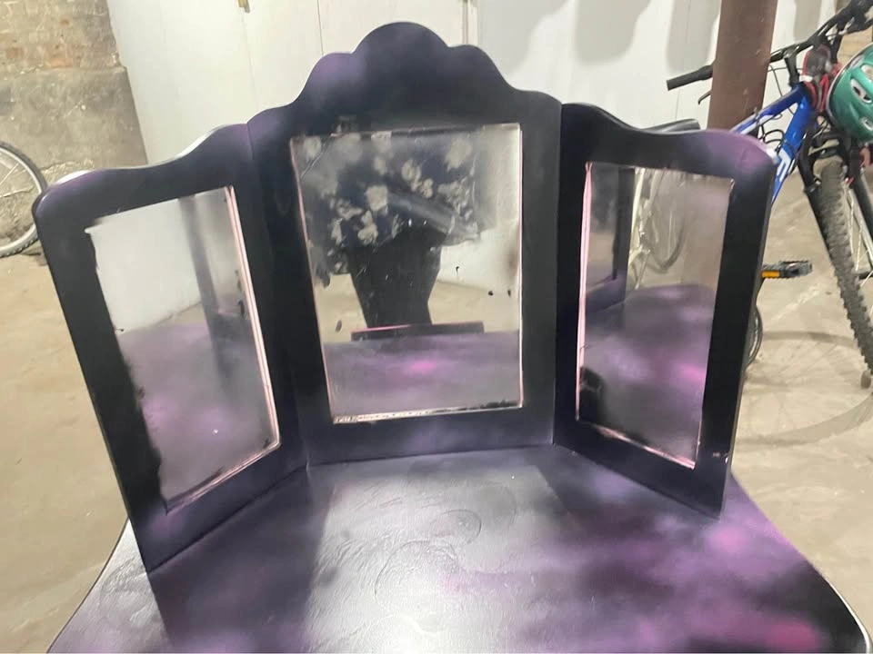 Child size play vanity - photo 3