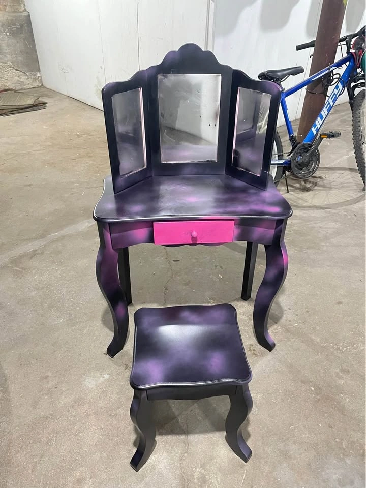 Child size play vanity - photo 4
