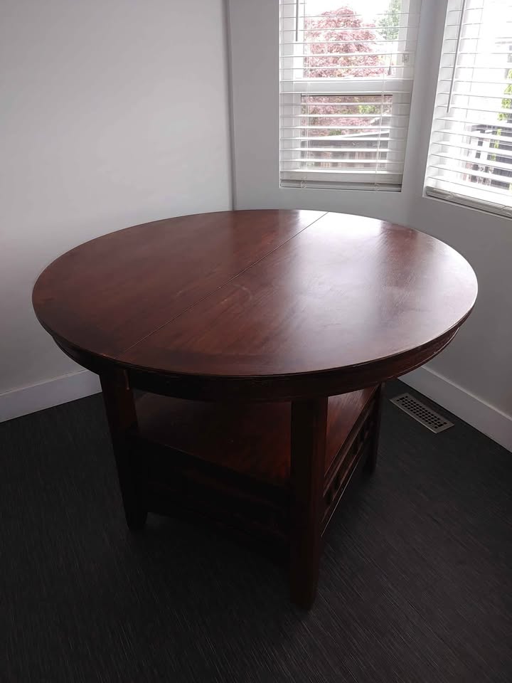 Table with 6 Chairs - photo 2