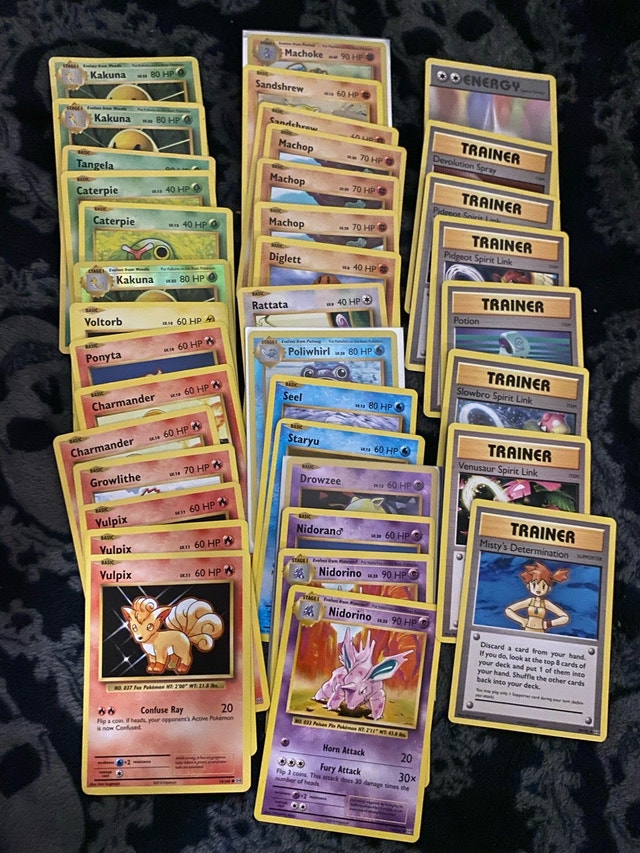 Pokémon Cards with mini binder hits and evolution cards - photo 4