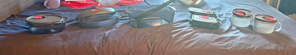 Tupperware Vent/rock and Serve