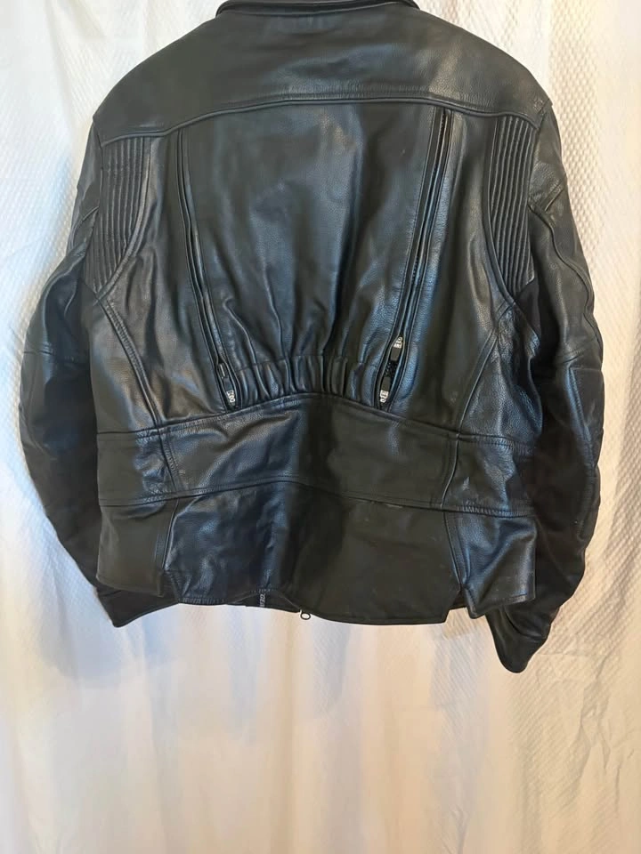 Leather riding jacket women’s medium - photo 3