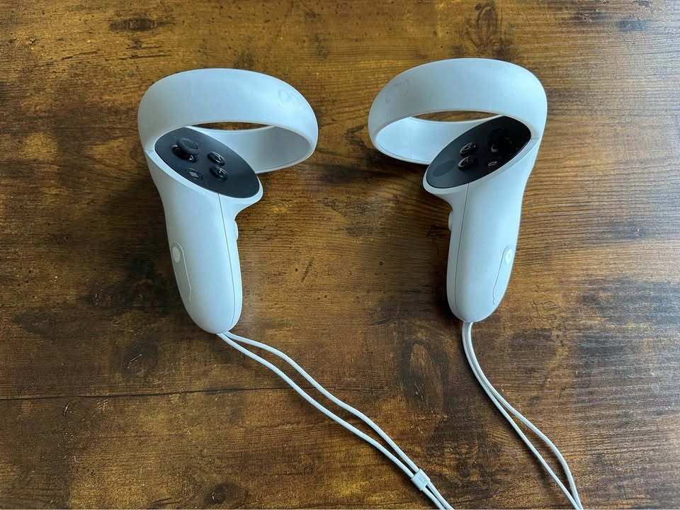 Meta Quest 2 – 128GB VR Headset (Like New) - photo 4