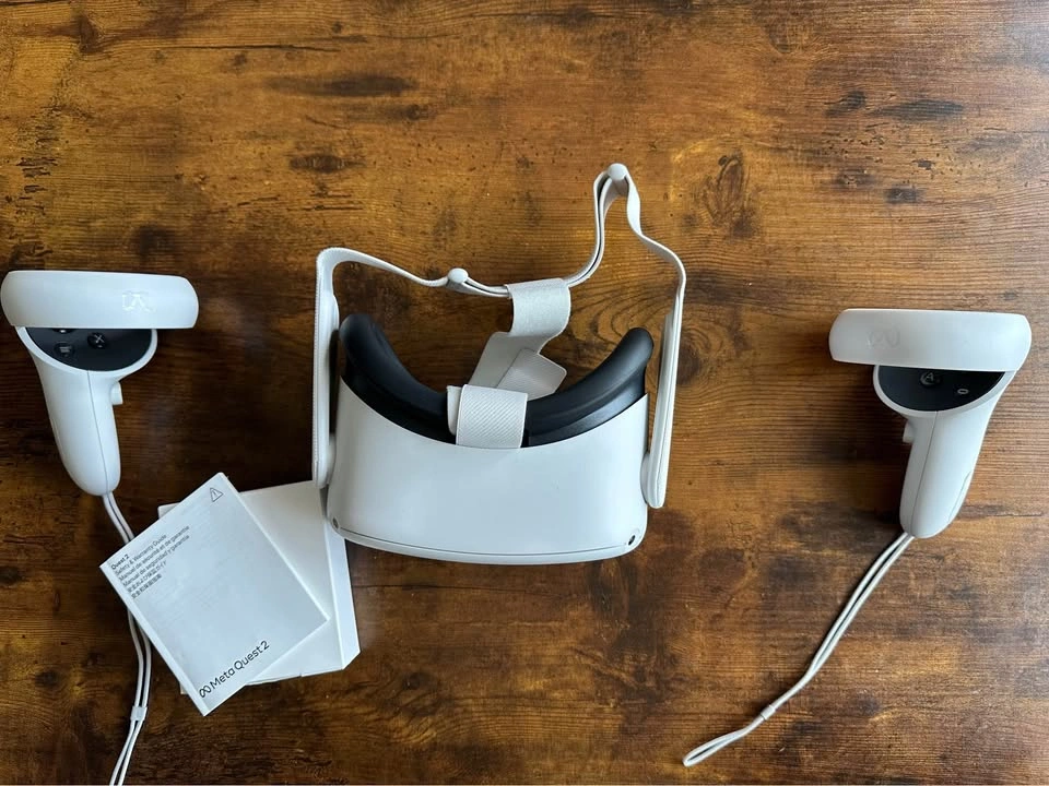 Meta Quest 2 – 128GB VR Headset (Like New) - photo 5