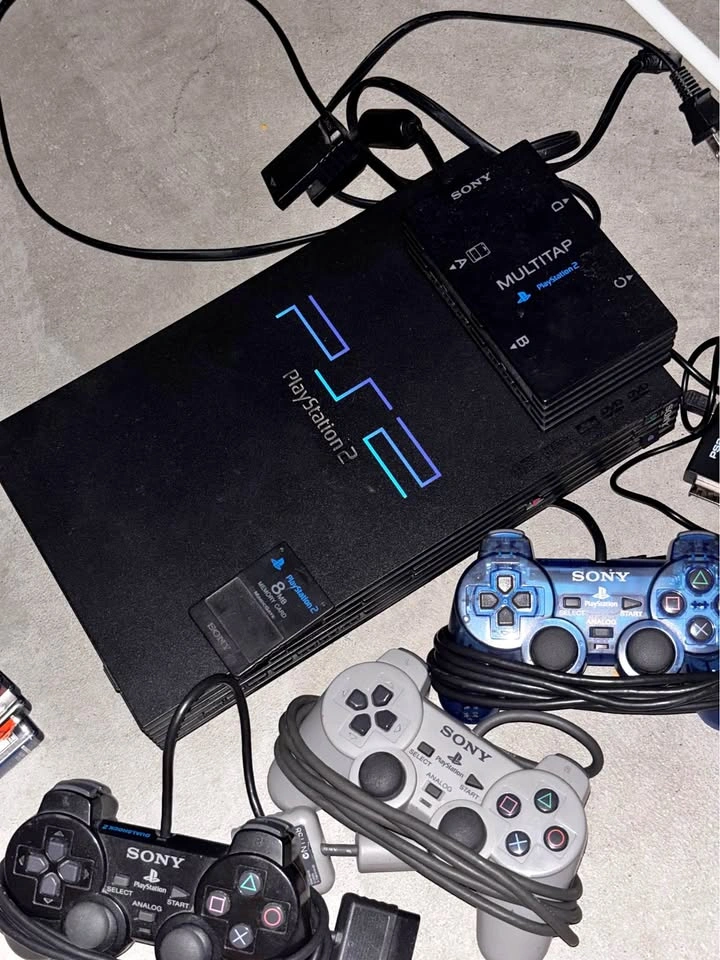 PlayStation 2 Fat Console Bundle – 3 Controllers & 20+ Games