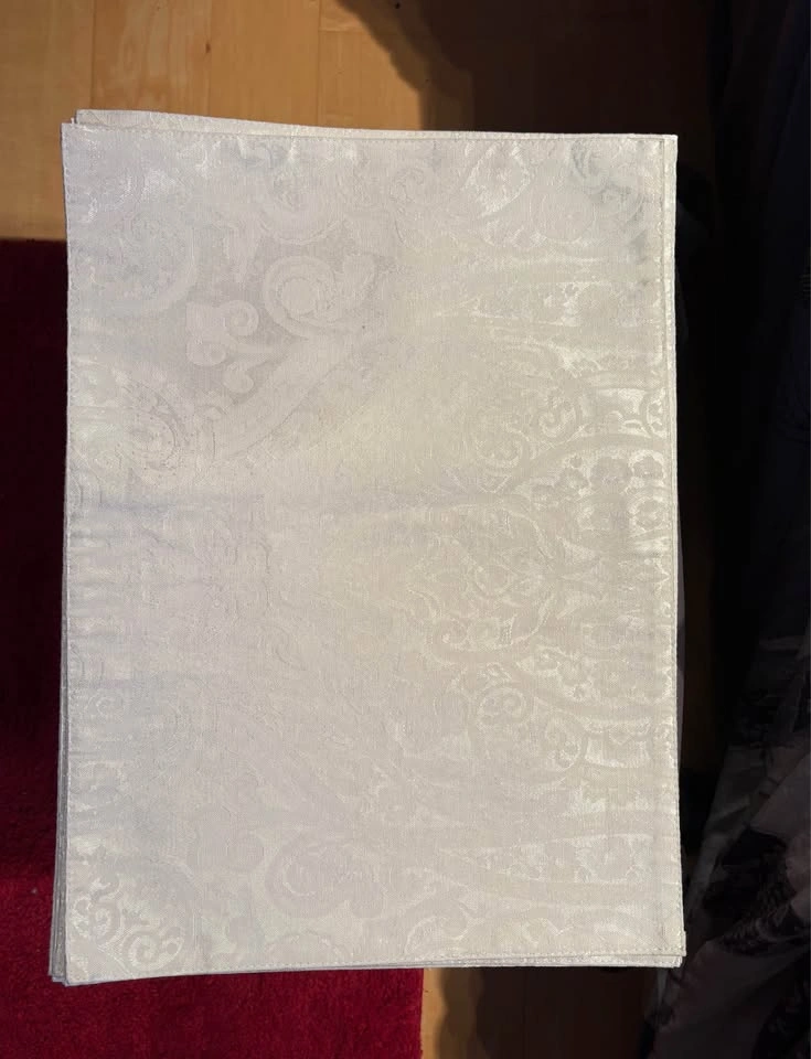 Ralph Lauren tablecloth and place mats - photo 2