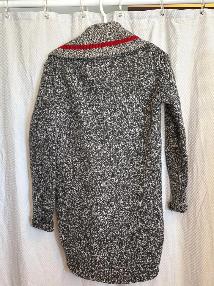 Roots 100% wool cardigan size medium - photo 2