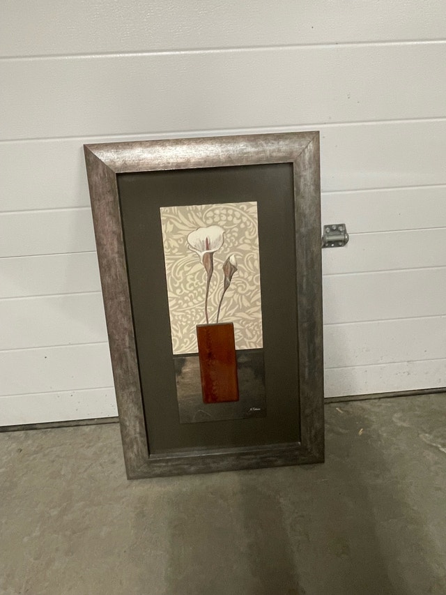 Lily Wall Decor