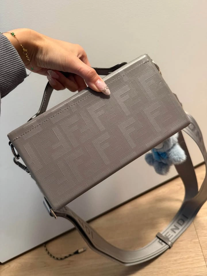 Unisex Fendi Grey soft trunk - photo 4