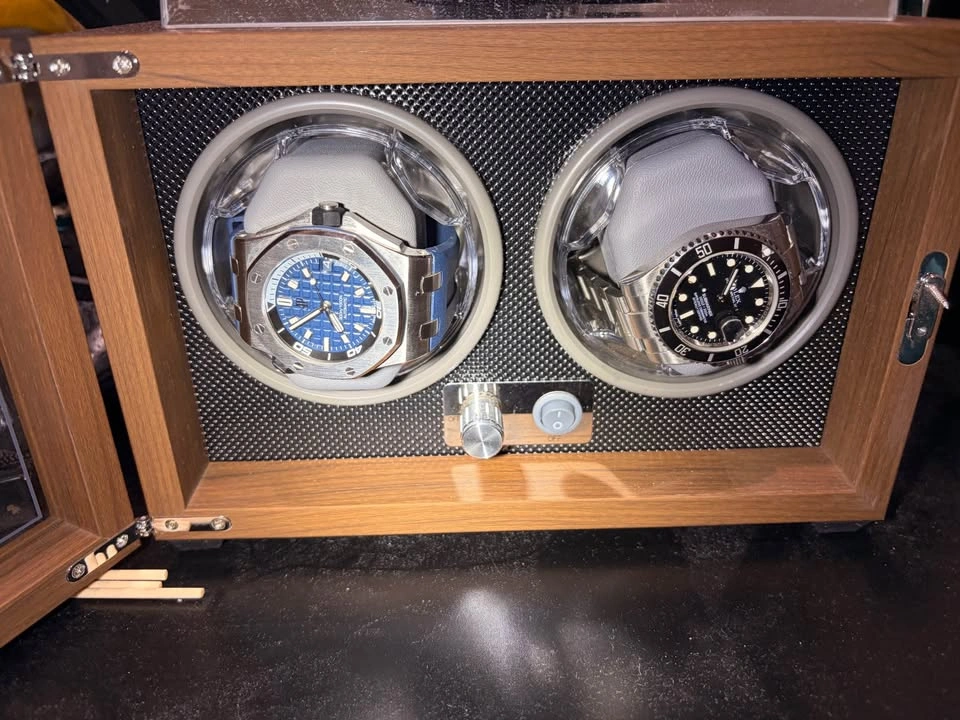Luxury watches / DM