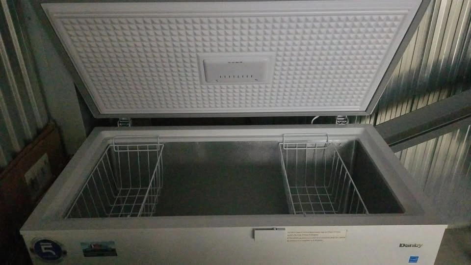 10 cu. ft. Danby Chest Freezer - photo 2