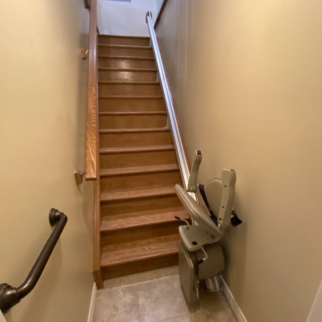 Bruno Elan SRE-3000 Stairlift - photo 5