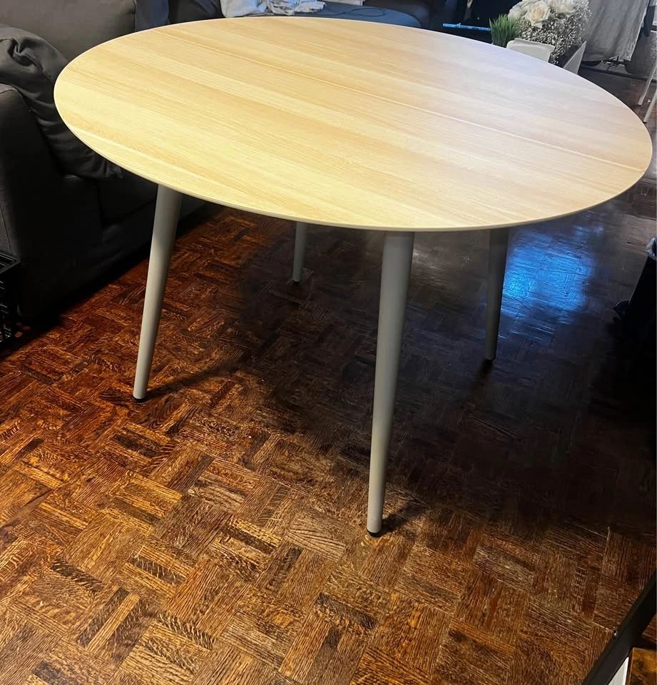 Round Light Wood Grain Dining Table - photo 2