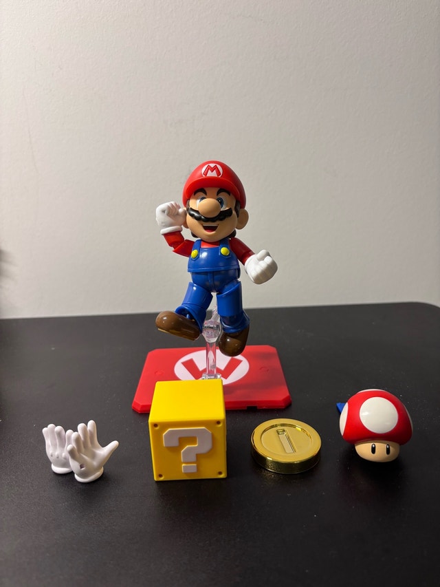 S.H.Figuarts Super Mario Figure – Complete Accessories