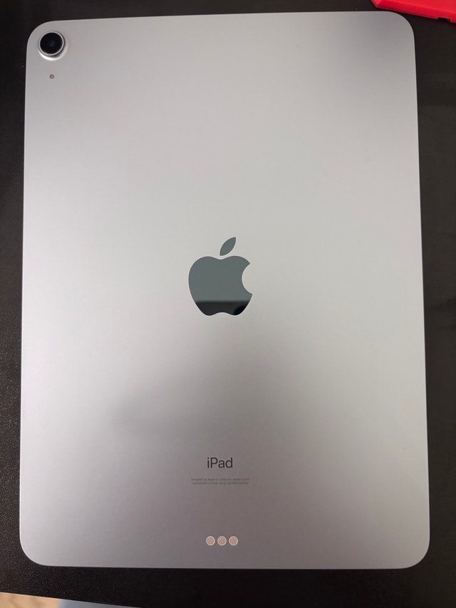Excellent Condition- iPad Air 4th Gen 64GB Wi-Fi – Sky Blue - photo 2