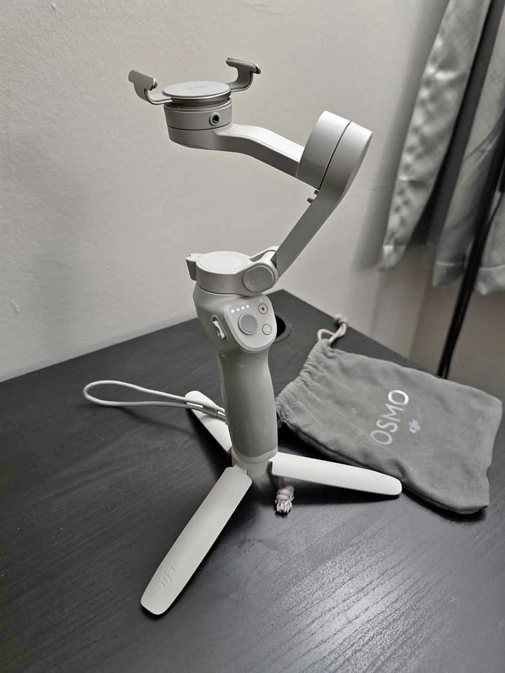DJI Osmo Mobile 4 (OM 4) Smartphone Gimbal