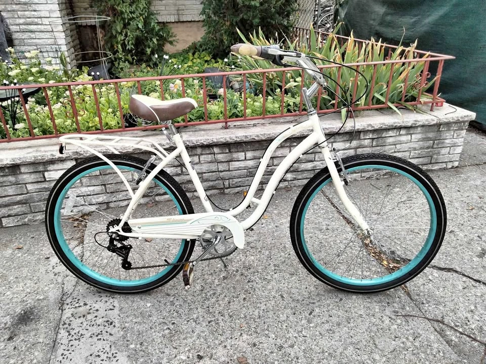 Schwinn Cruiser with Gears
