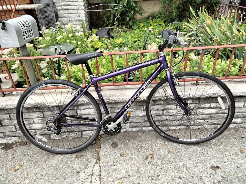 Cannondale H300 Hybrid Bike
