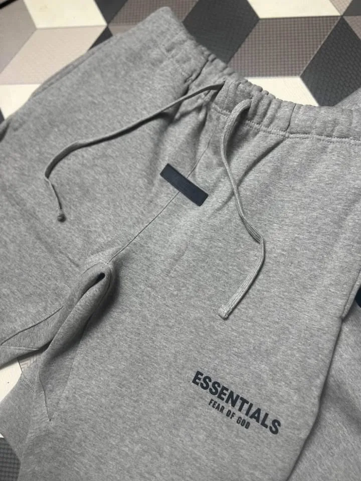 FOG Essentials Dark Oatmeal SS22 image indicator(3)