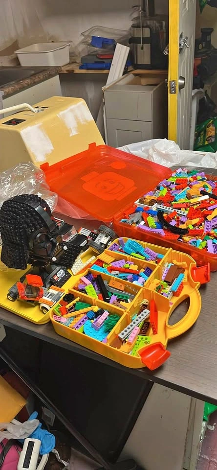 More assorted Lego