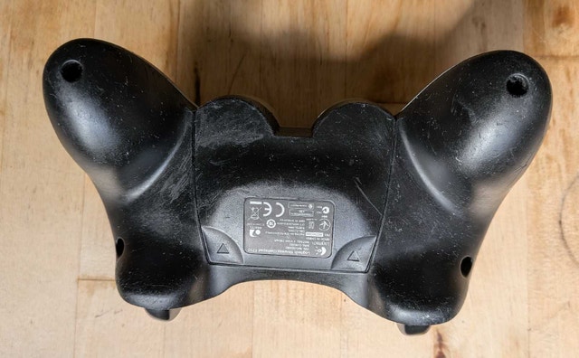 Logitech F710 Wireless Gamepad - photo 5