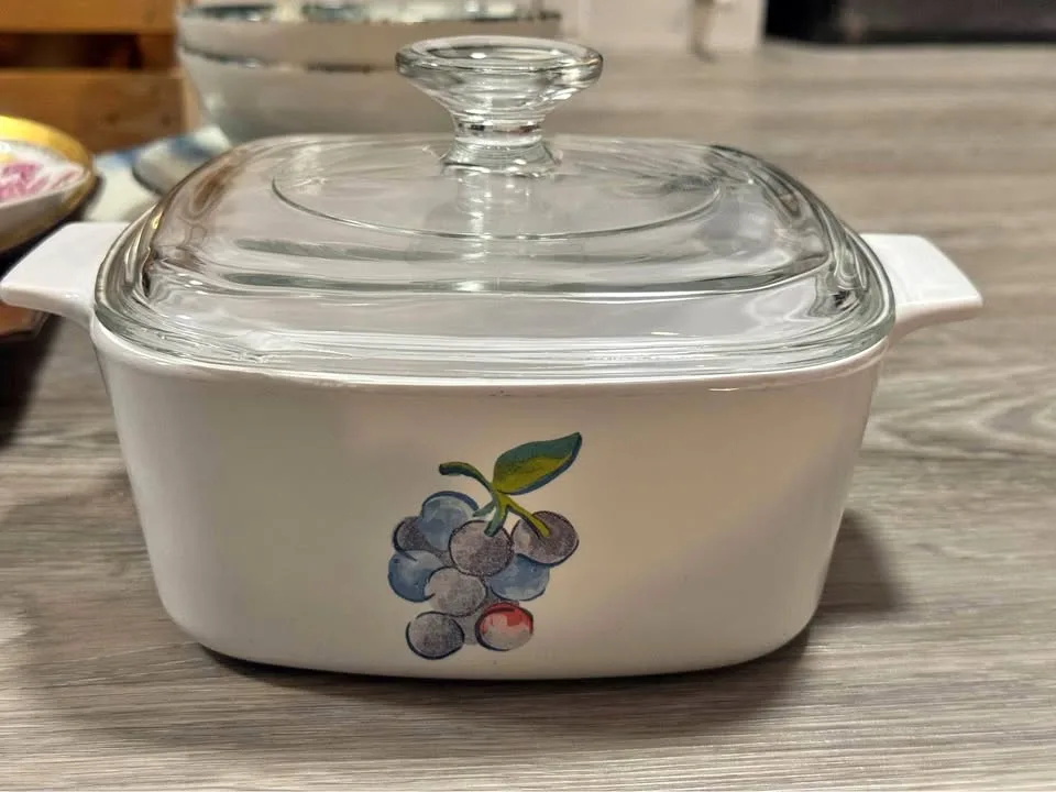 Corning Ware FRUIT BASKET 1.5 Liter Casserole thumbnail