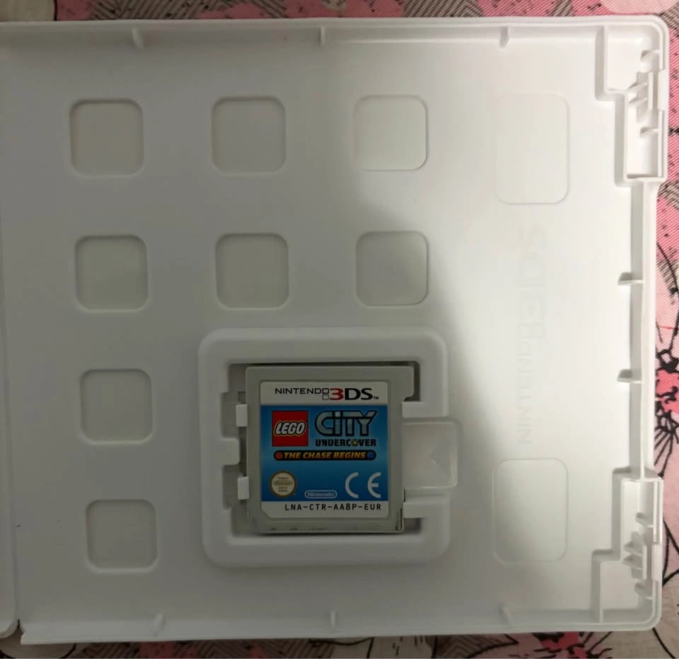 Lego City Undercover 3DS - photo 2