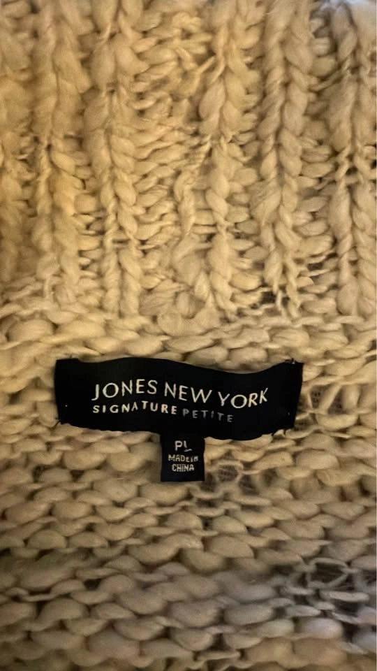 Roots/TNA/Jones New York sweaters - photo 2
