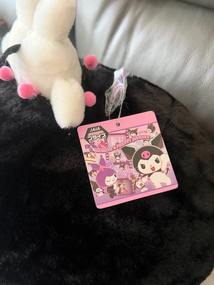 Large Kuromi plushie - photo 3