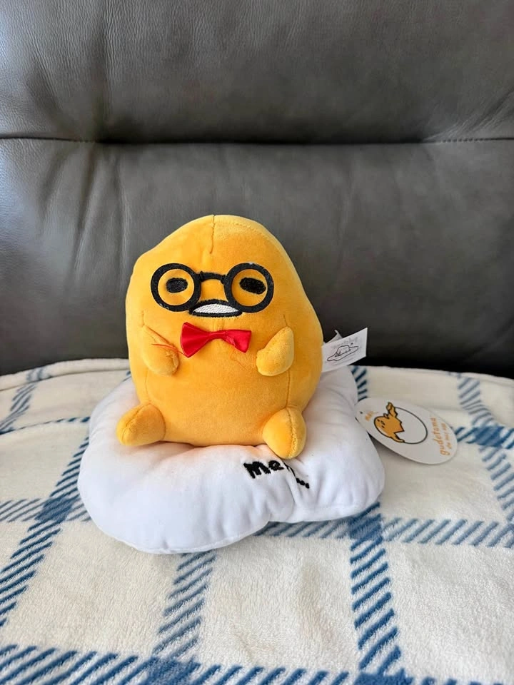 Gudetama plushie