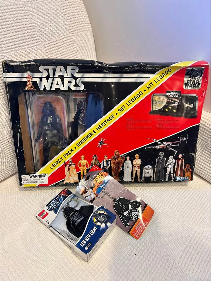 Star Wars Collector Bundle – Legacy Pack + LEGO Vader LED + Keyc