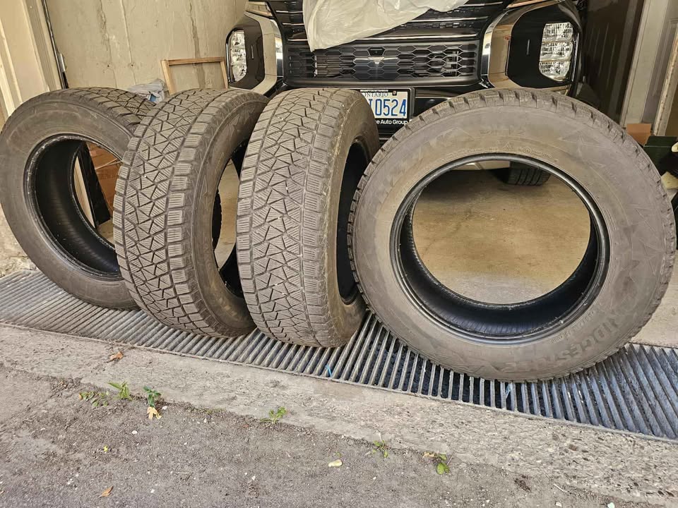 BLIZZAK 225/65R17 102S Winter Tires - photo 3