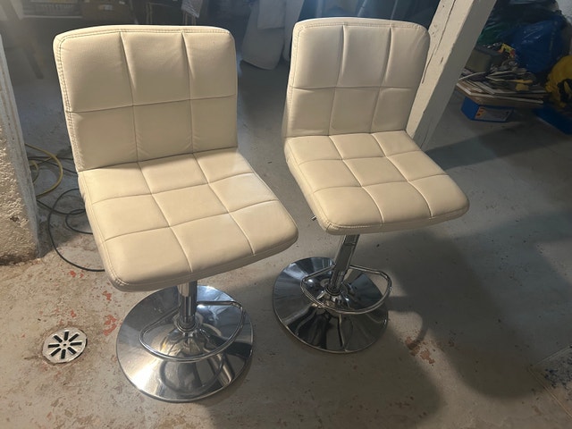 Set of 2 Vintage Cream Bar Stools
