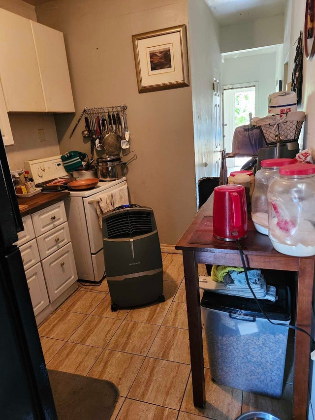 Room for Rent Old Weston & St Clair Ave W - photo 2