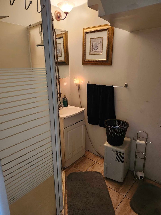 Room for Rent Old Weston & St Clair Ave W - photo 3