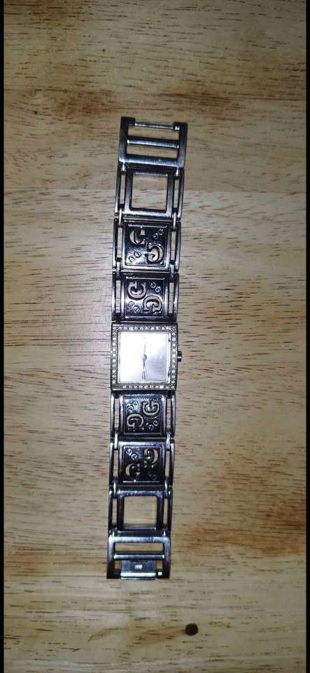 Original GUESS Women’s Watch – Silver Tone – Used – Authentic - photo 2